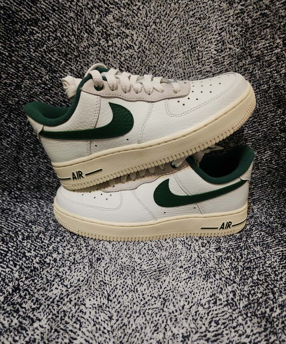 Nike Women's Air Force 1 Command Force Summit White/Gorge Green Size 6